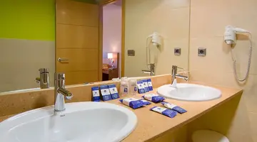 RH Casablanca Suites