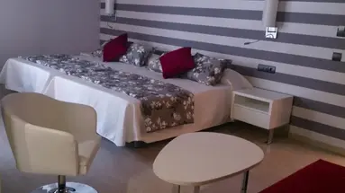 RH Vinaros Aura
