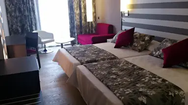 RH Vinaros Aura