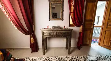 Riad Kiyanjana