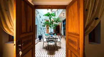 Riad Kiyanjana
