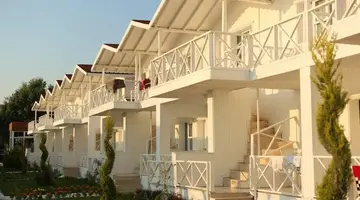 RISUS BEACH RESORT HOTEL