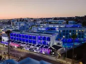 RIVER ROCK HOTEL