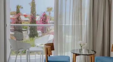 RIVER ROCK HOTEL
