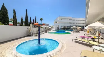 River Rock Hotel