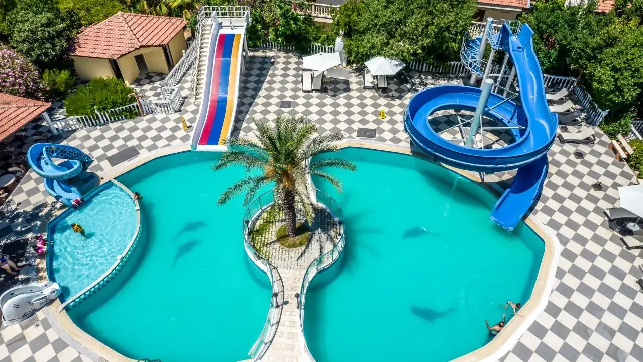 RIVERSIDE GARDEN RESORT