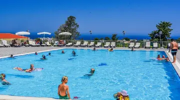 RIVERSIDE GARDEN RESORT