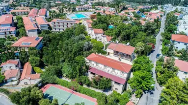 RIVERSIDE GARDEN RESORT