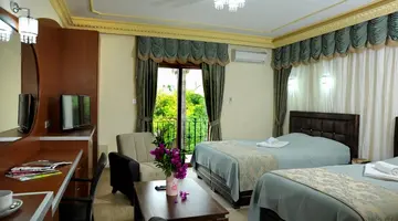RIVERSIDE GARDEN RESORT