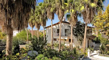 Riverside Garden Resort