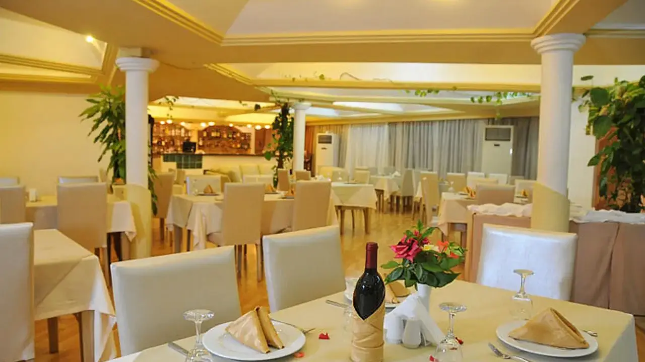 RIVERSIDE GARDEN RESORT