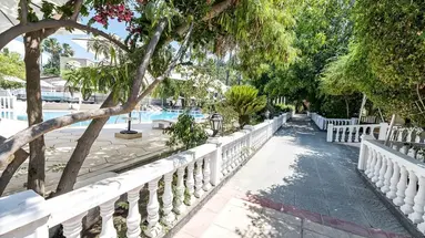 RIVERSIDE GARDEN RESORT