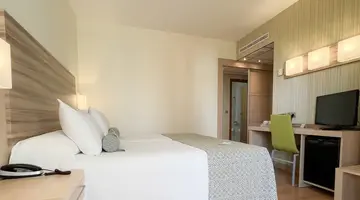 Riviera Beach (Adults Only)