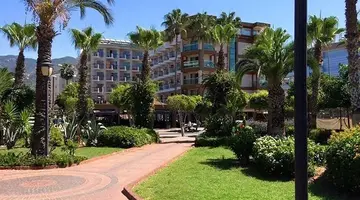 Riviera Hotel & Spa