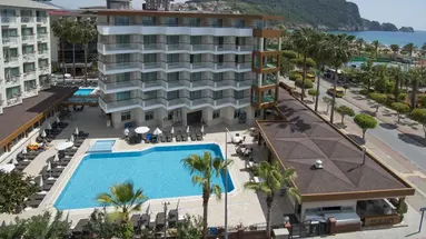 RIVIERA HOTEL & SPA