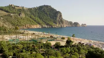 RIVIERA HOTEL & SPA