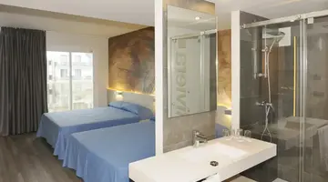 Riviera Hotel
