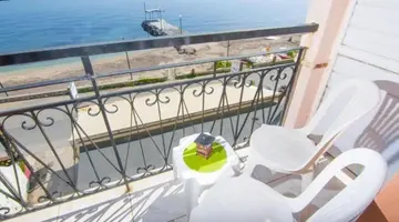 Riviera Seaside Hotel