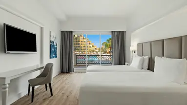 RIXOS BAB AL BAHR