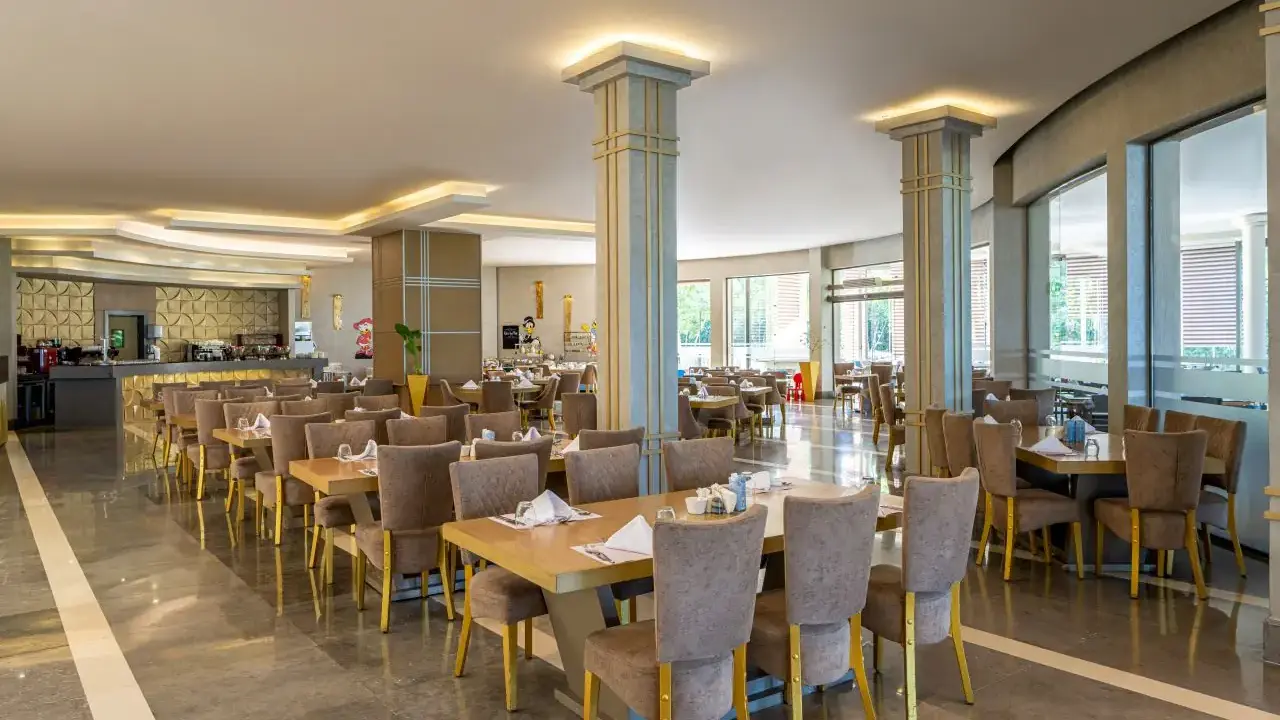 Rixos Premium Magawish Suites & Villas