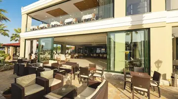 Robolla Beach Aparthotel