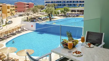 Robolla Beach Aparthotel