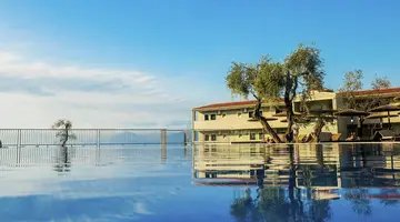 Robolla Beach Aparthotel