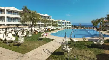 Robolla Beach Aparthotel
