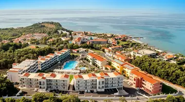 Robolla Beach Aparthotel