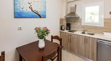 Robolla Beach Aparthotel