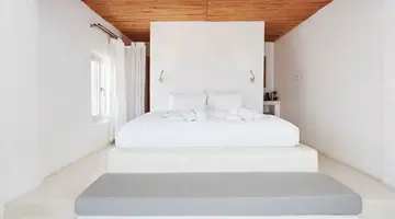 Rocabella Santorini