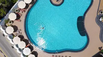 Rocks Hotel & Casino