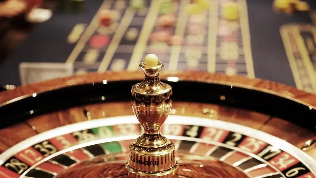 Rocks Hotel & Casino