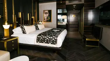 Rocks Hotel & Casino