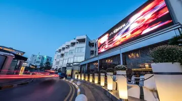 Rocks Hotel & Casino