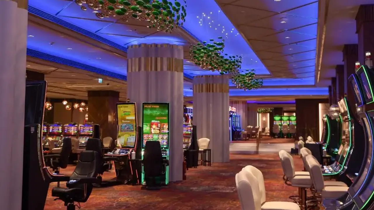 Rocks Hotel & Casino