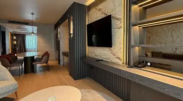 Rocks Hotel & Casino