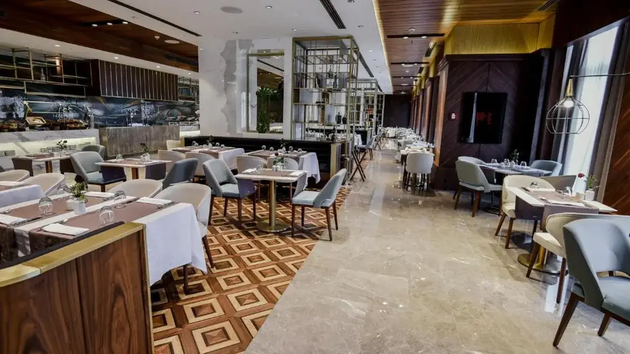 Rocks Hotel & Casino