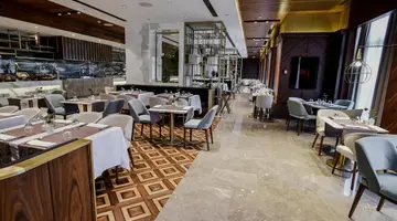 Rocks Hotel & Casino