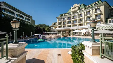 Romance Hotel and Family Suites