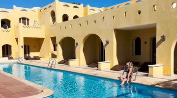 ROMANCE REGENCY CLUB