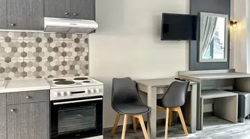 Romanias Apartments