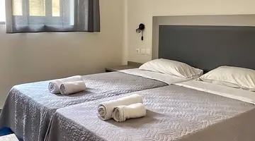 Romanias Apartments
