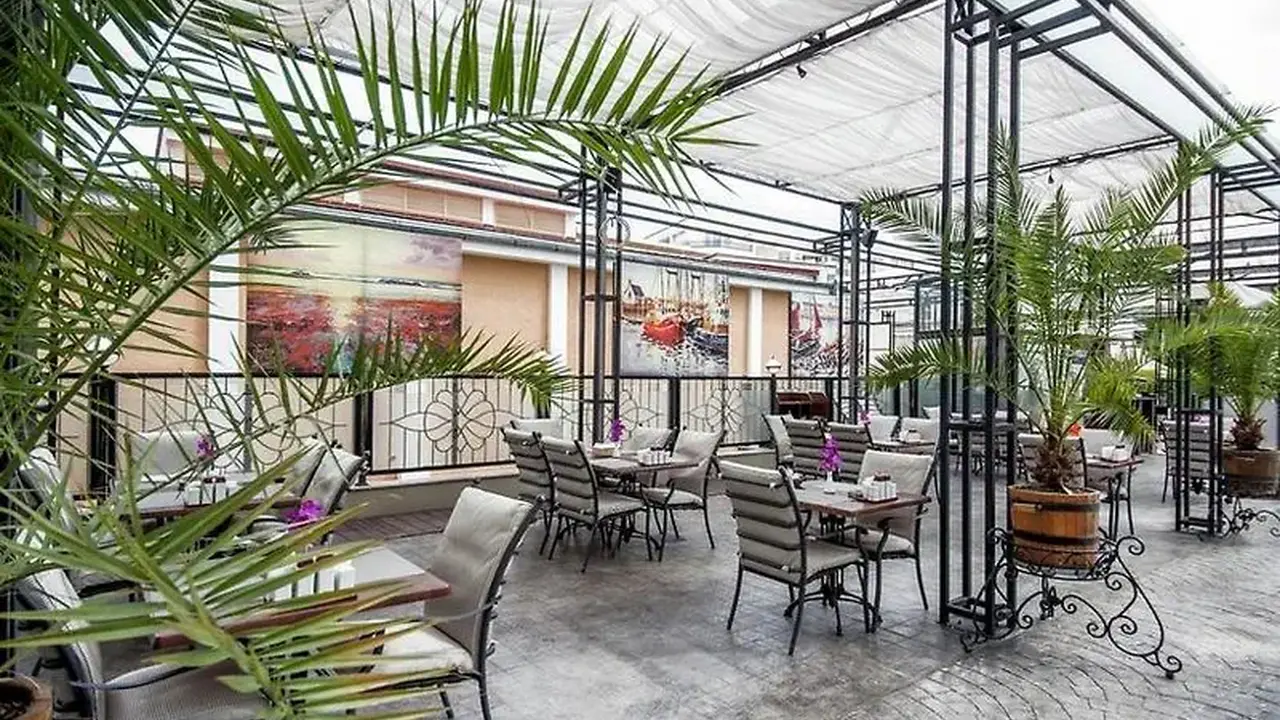 Rome Palace Deluxe Hotel