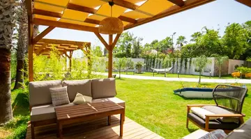 Rose Garden Premium Hotel
