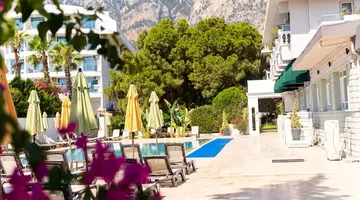 Rose Garden Premium Hotel