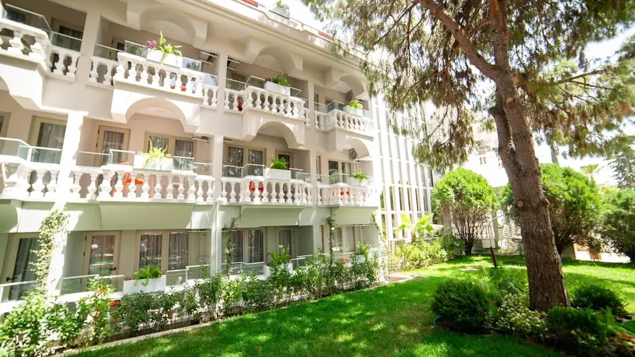 Rose Garden Premium Hotel