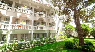 Rose Garden Premium Hotel