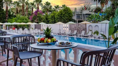 ROSE GARDEN PREMIUM HOTEL