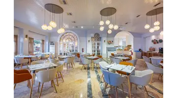 ROSE GARDEN PREMIUM HOTEL